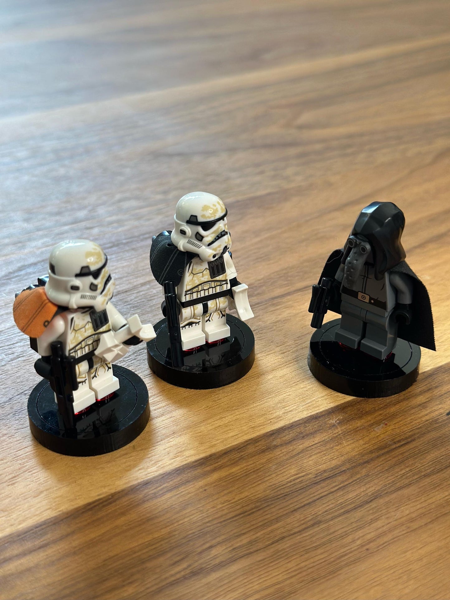 Minifigure Slider Display Stand Multipack "Dark Sliders"