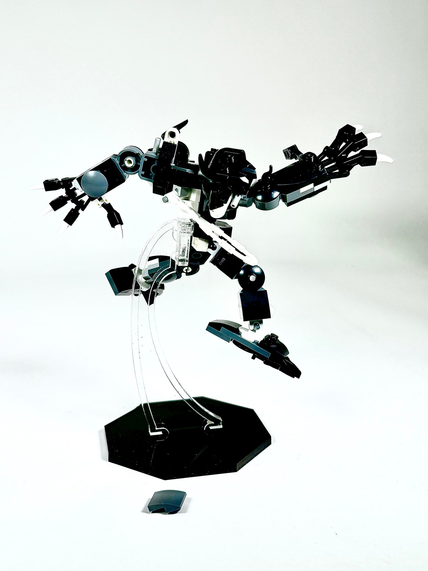 Universal Display Stand for LEGO® Mechs – Dynamic Action Pose Support