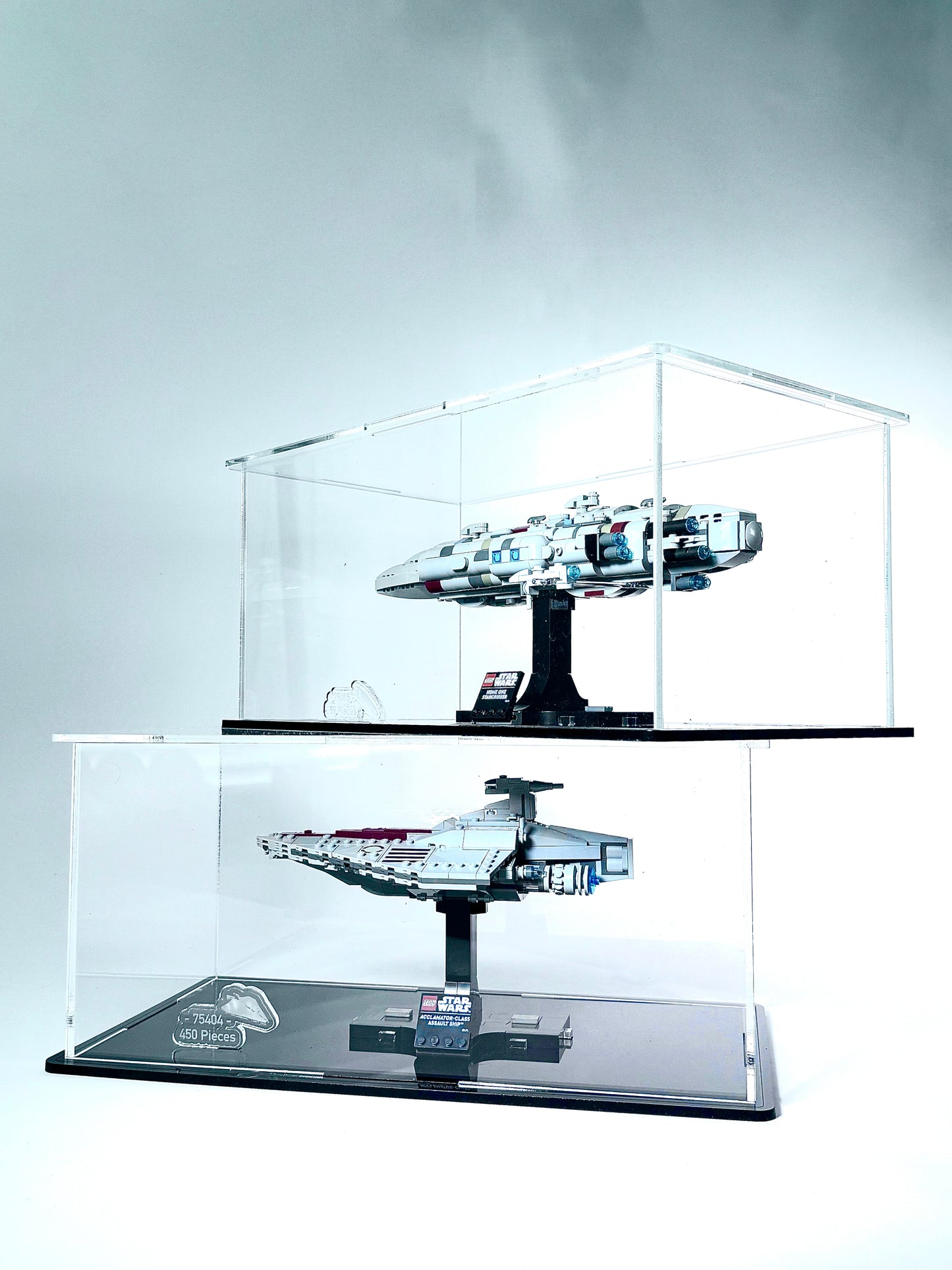 Display Case for LEGO® Star Wars  Acclamator-Class Assault Ship™– Set 75404