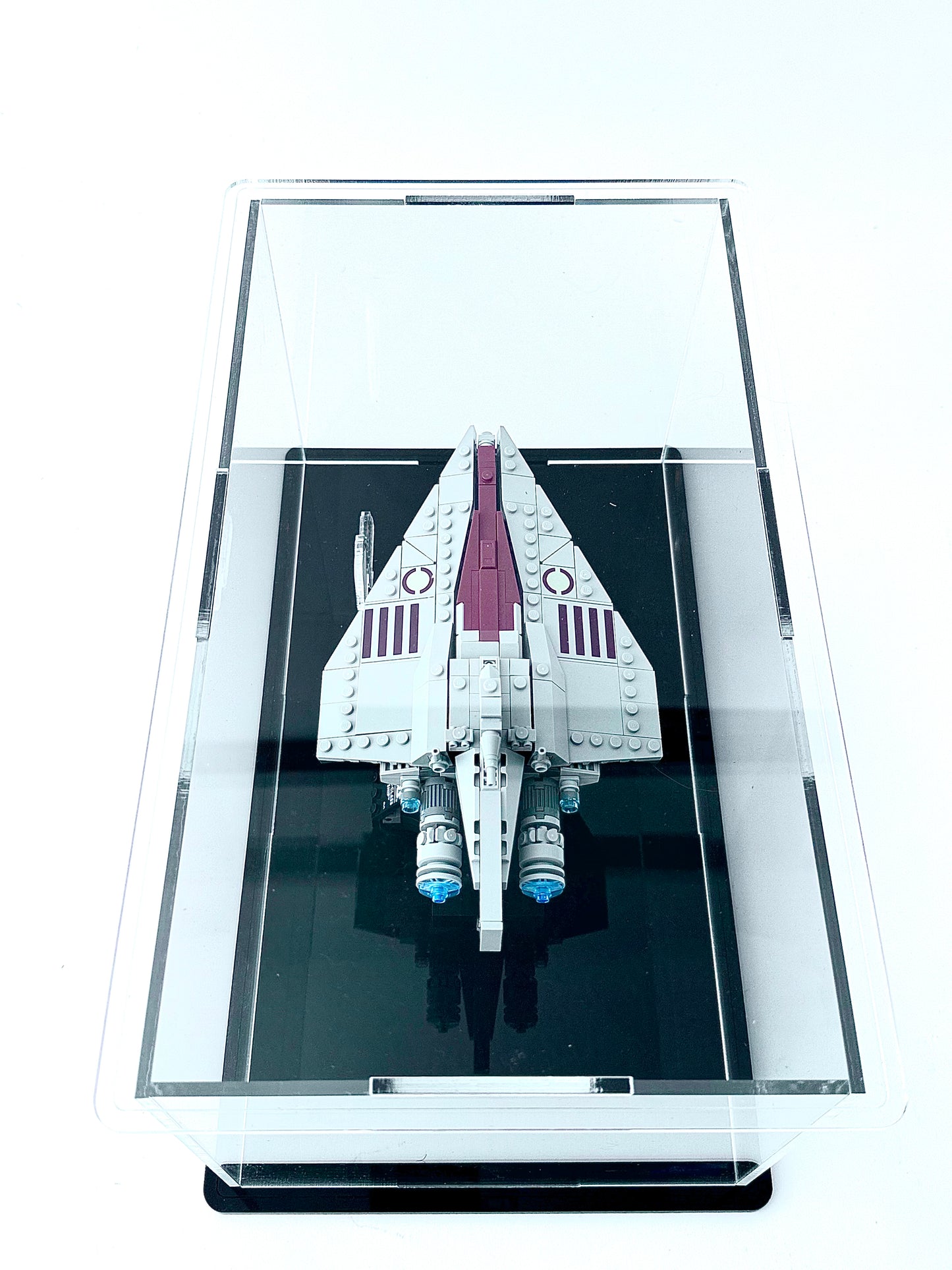 Display Case for LEGO® Star Wars  Acclamator-Class Assault Ship™– Set 75404