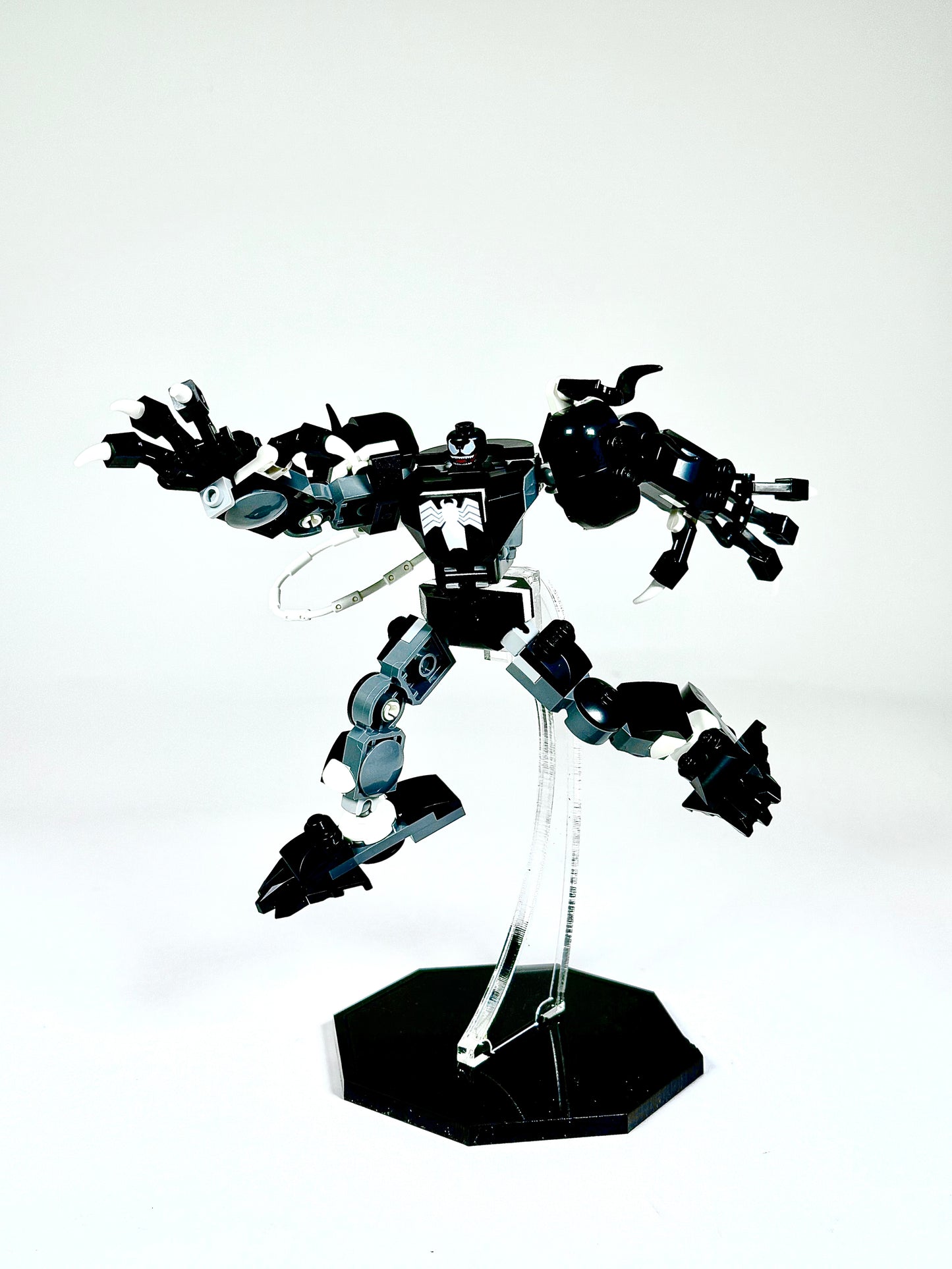 Universal Display Stand for LEGO® Mechs – Dynamic Action Pose Support